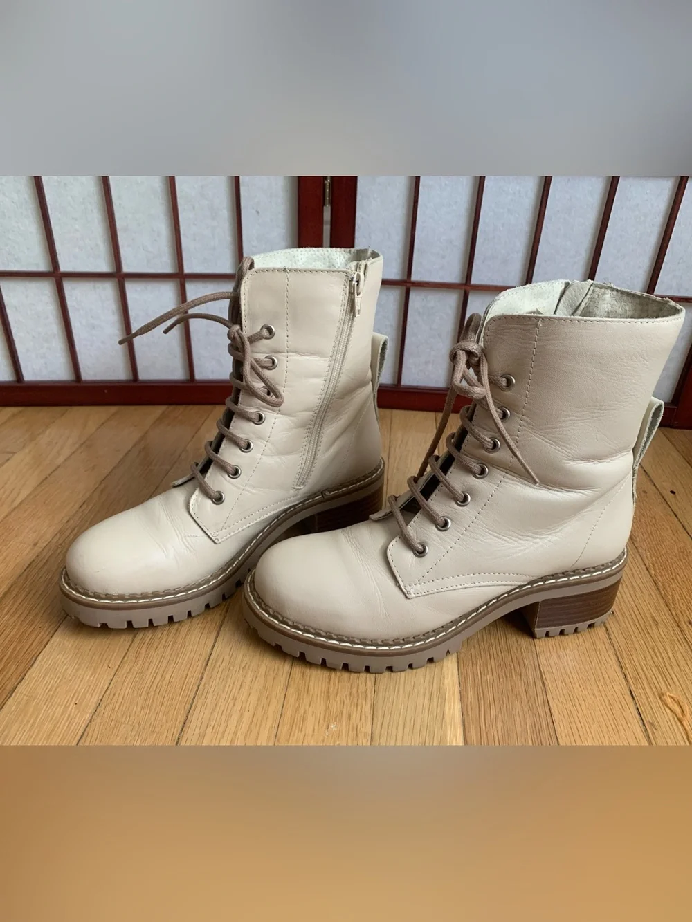 EUC BERTUCHI Bone Leather Lace-Up Side-Zip High Ankle Boots in Size 38/7.5M
